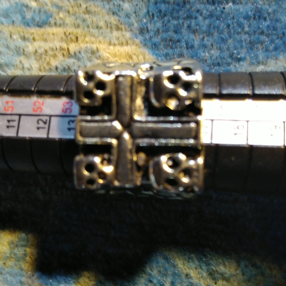 Iron cross ring     (G)